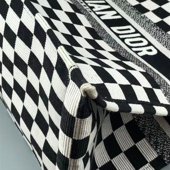 Dior 42*33*18cm - Picture 9 of 12